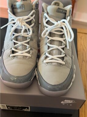 Jordan Kids Sneakers in Light Gray and White